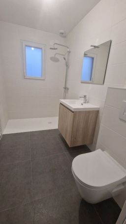 A vendre MAISON 4 PIECES 100 M2 BORD DE MER TALMONT SAINT HILAIRE