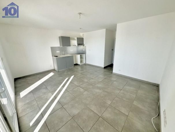 A louer APPARTEMENT T3 57 M2 TERRASSE BORD DE MER VALRAS PLAGE