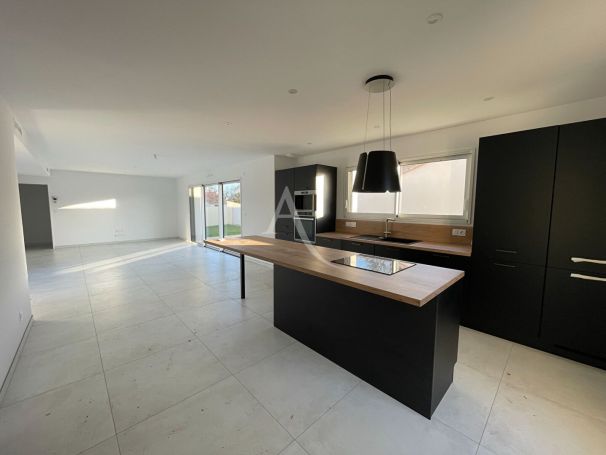 A vendre MAISON 4 PIECES 111 M2 SAINT HILAIRE LA FORET