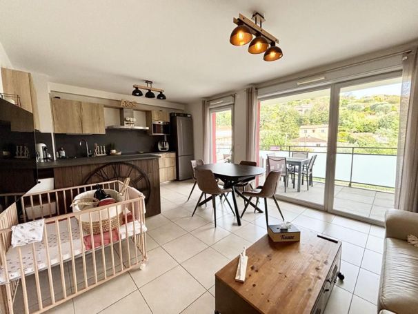 A louer APPARTEMENT T3 61 M2 TERRASSE BORD DE MER CAGNES SUR MER