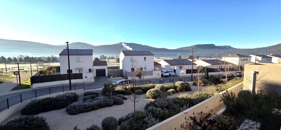 A louer APPARTEMENT DE PRESTIGE T4 79 M2 TERRASSE CUGES LES PINS