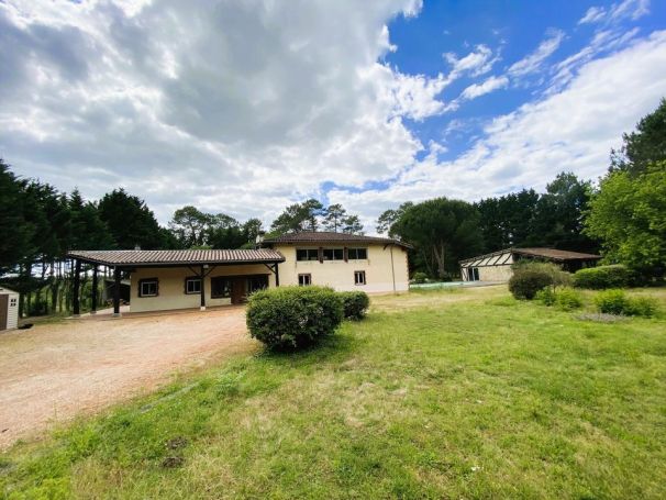 A louer LOFT 8 PIECES 260 M2 GABARRET