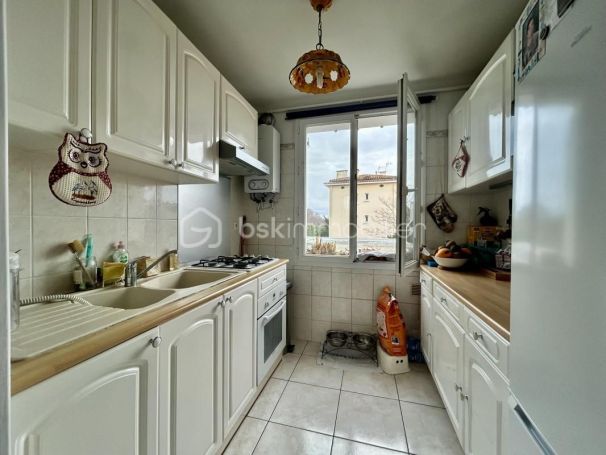 A louer APPARTEMENT T3 45 M2 BORD DE MER LA SEYNE SUR MER