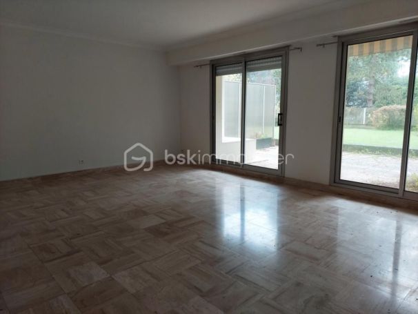 A louer APPARTEMENT DUPLEX T7 147 M2 TERRASSE NANTES