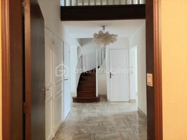 A louer APPARTEMENT DUPLEX T7 147 M2 TERRASSE NANTES