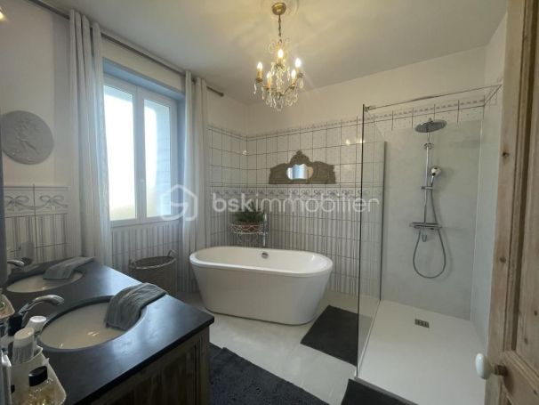 A louer MAISON CONTEMPORAINE COMMEQUIERS