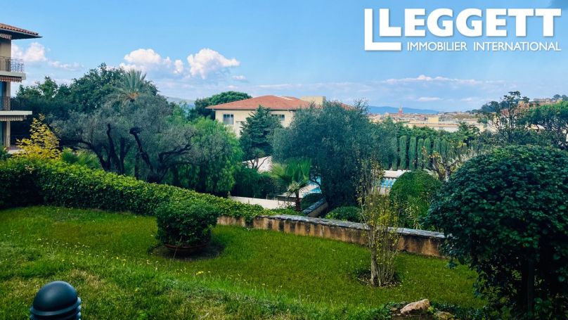 A louer STUDIO 24 M2 BORD DE MER SAINT TROPEZ