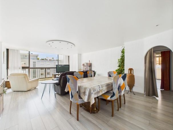 A louer APPARTEMENT T4 93 M2 BORD DE MER AJACCIO