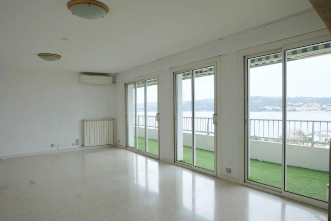 A louer APPARTEMENT T4 112 M2 TERRASSE BORD DE MER MARTIGUES