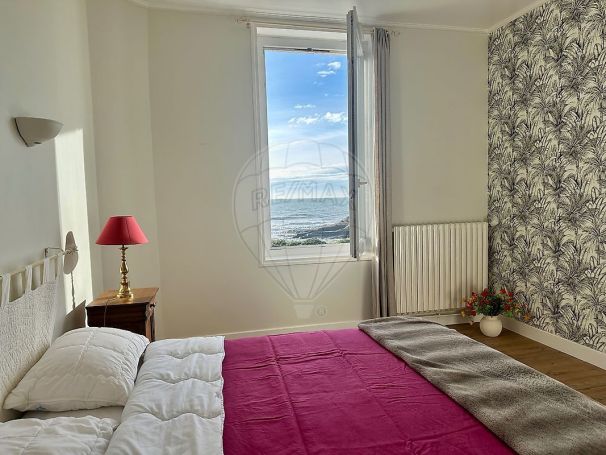 A louer MAISON CONTEMPORAINE PIEDS DANS L'EAU VAUX SUR MER