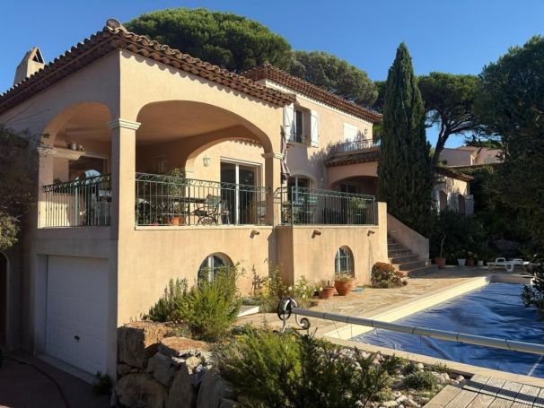 A louer MAISON CONTEMPORAINE VUE MER SAINTE MAXIME