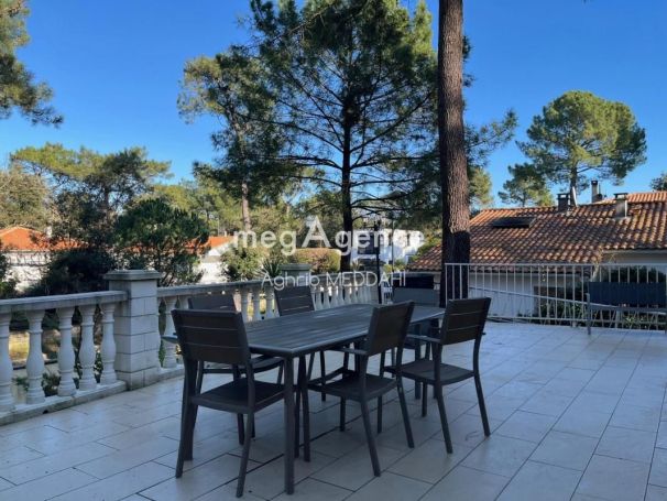 A louer MAISON 10 PIECES 178 M2 PLAGE à PIED SAINT GEORGES DE DIDONNE