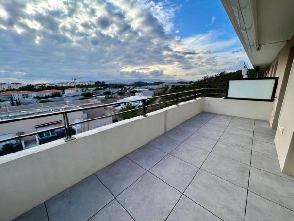 A louer APPARTEMENT T3 74 M2 TERRASSE BORD DE MER SAINT RAPHAEL