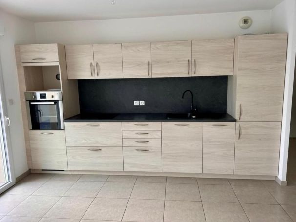 A louer APPARTEMENT T3 74 M2 TERRASSE BORD DE MER SAINT RAPHAEL