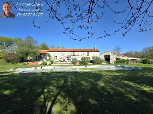 A louer MAISON DE MAîTRE LES LUCS SUR BOULOGNE