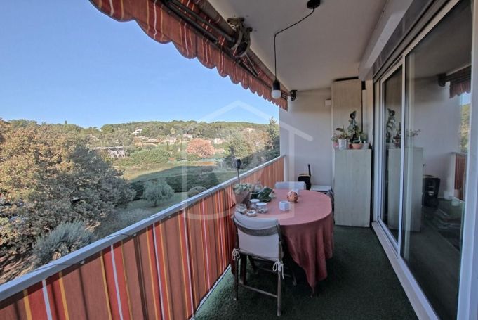 A louer APPARTEMENT T2 57 M2 PLAGE à PIED ANTIBES