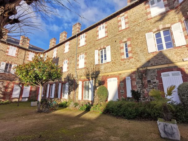 vente Bel appartement rénové à Dinard proche de la mer