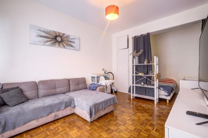 A louer STUDIO 34 M2 TERRASSE BORD DE MER NICE