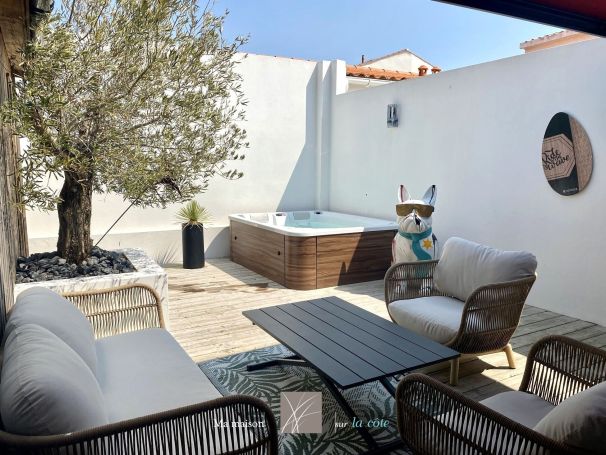 A vendre MAISON 5 PIECES 125 M2 BORD DE MER SAINT GILLES CROIX DE VIE