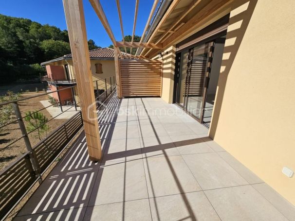 A louer APPARTEMENT NEUF T2 56 M2 TERRASSE DRAGUIGNAN