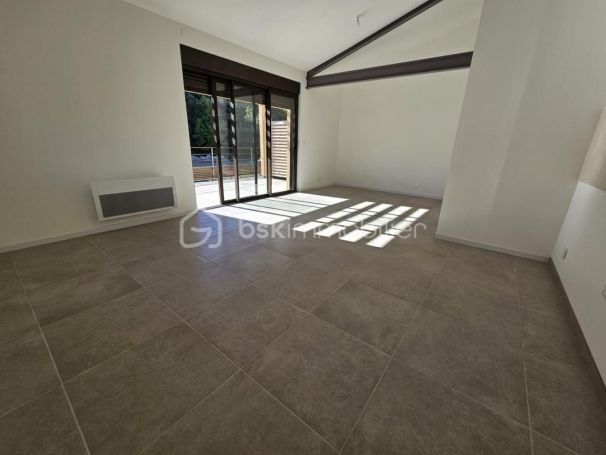 A louer APPARTEMENT NEUF T2 56 M2 TERRASSE DRAGUIGNAN