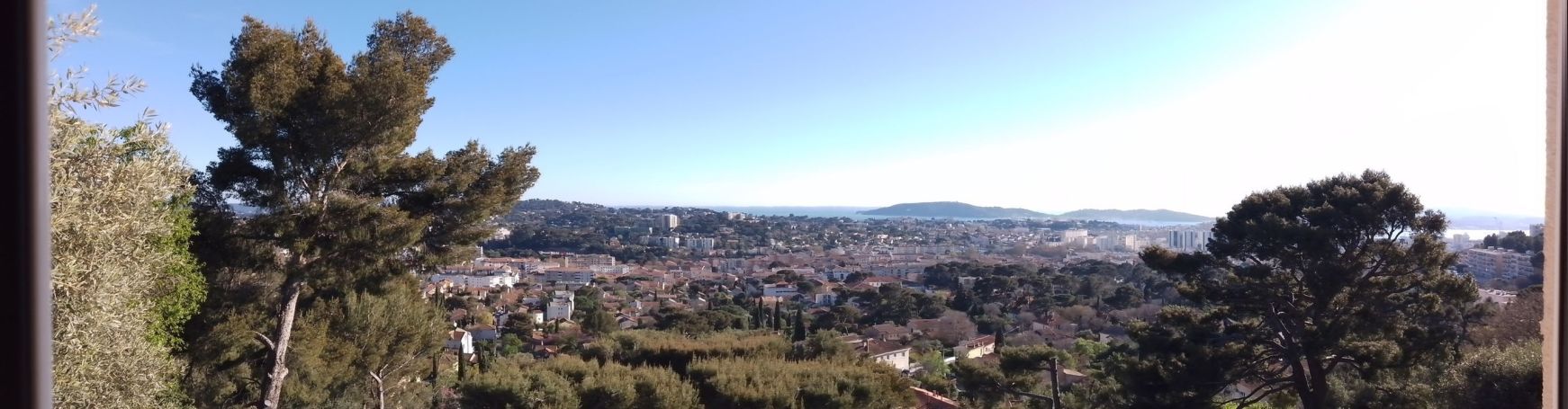 A vendre MAISON 6 PIECES 200 M2 BORD DE MER TOULON