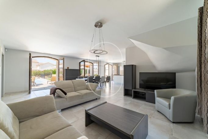 A louer MAISON CONTEMPORAINE UZES